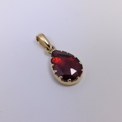 Pendentif or 750 millièmes Grenat de Perpignan poire