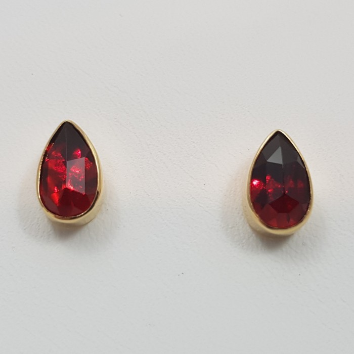 Boucles d'oreilles or 750 millièmes Grenats de Perpignan poires